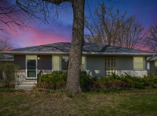 1921 Shryer Ave W, Roseville, MN 55113