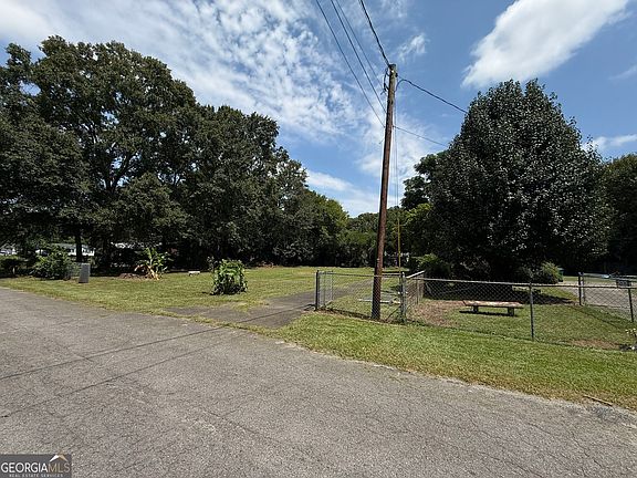 3rd image of 140 E Virginia Ave