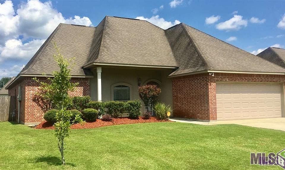 1st image of 15252 Amanda Dr