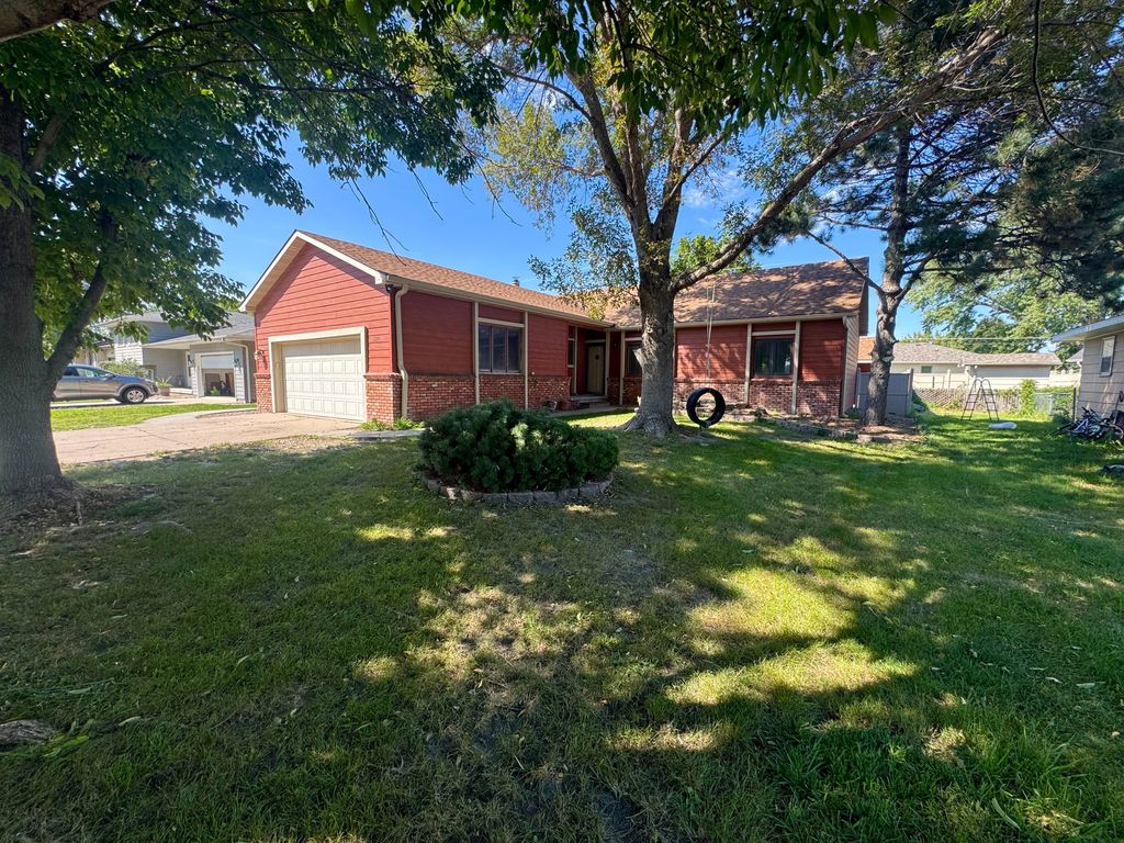 2914 Circle Dr - Property Image