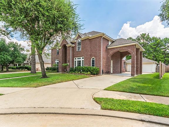 3rd image of 10906 Silverado Trace Dr