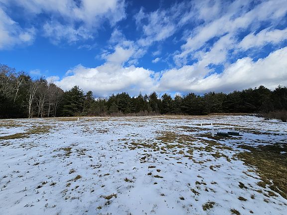 4th image of 22 Suetta Ln