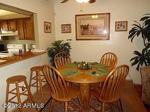 4th image of 302 N Sycamore Unit 9