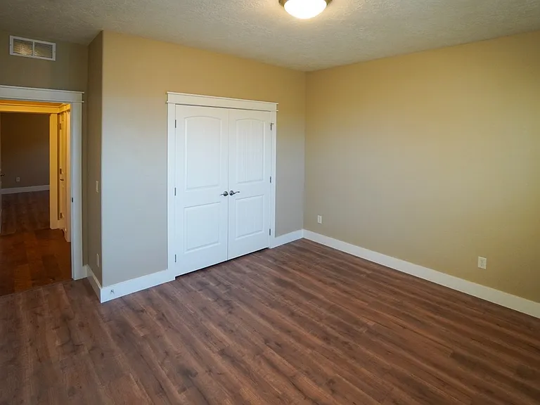 8848 W Ben St — Photo 10