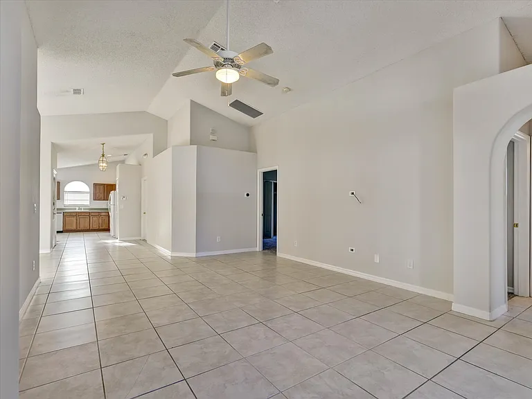 2508 Caliente Trail3856 Keyless Entry — Photo 13