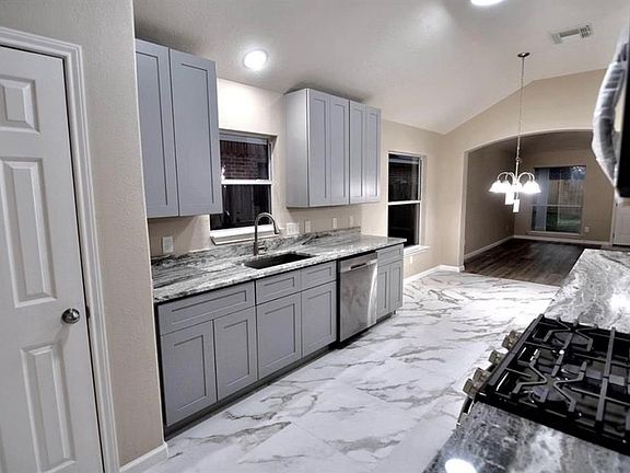 4th image of 14118 Kinsbourne Ln