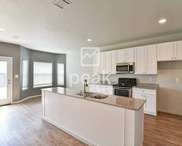 1555 Milam St — Photo 8