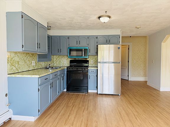 3rd image of 294 Woonasquatucket Ave Floor 2
