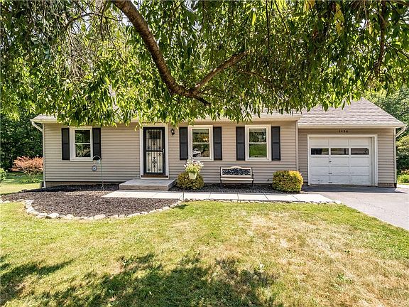 3rd image of 1456 Willowdale Dr