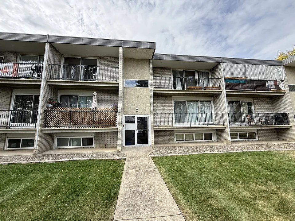 220 Mayor Magrath Dr N #5
