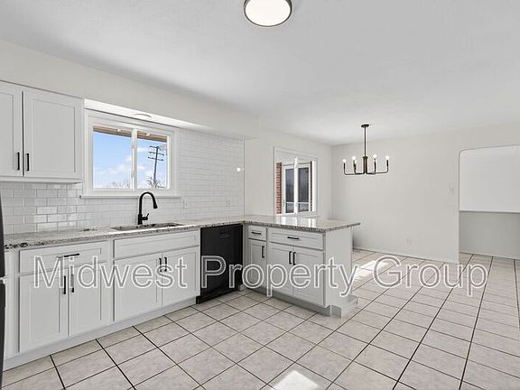 3rd image of 5165 Westwood Dr