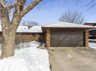 2168 Plaen View Dr, Iowa City, IA 52246