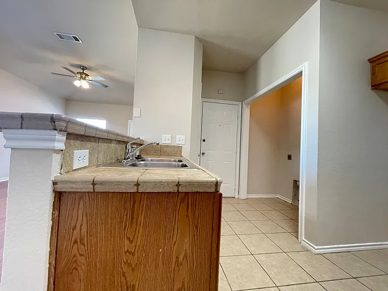5900 Lovingham Ct — Photo 37