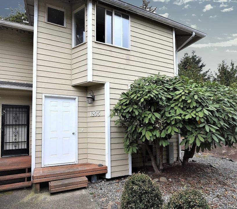 1st image of 1205 NE Jasmine Ln #1205