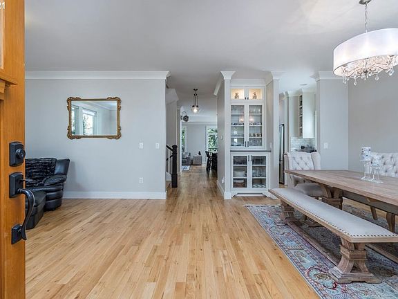 2nd image of 4412 SW Shattuck Rd