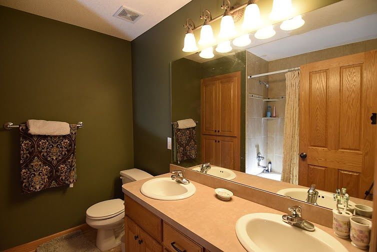 2nd image of 11552 Yancy Ct NE