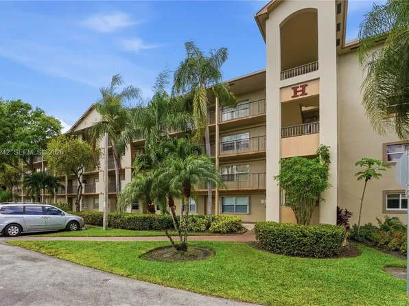700 SW 137th Ave APT 215H, Pembroke Pines, FL 33027