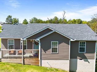 236 Sandy Hill Rd, La Follette, TN 37766