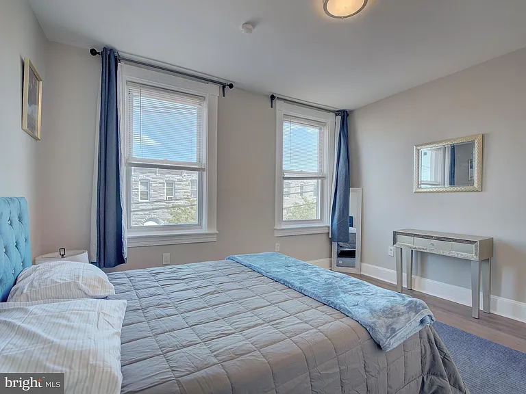 2621 E Oliver St — Photo 33