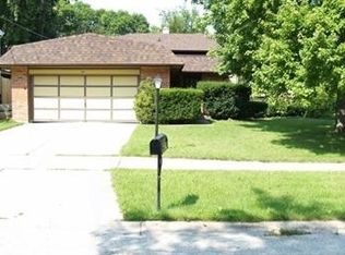 164 Coral Ln, Wheeling, IL 60090