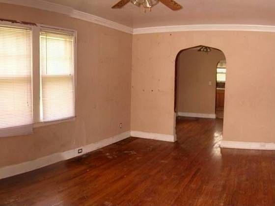 1st image of 527 S Evanston Ave