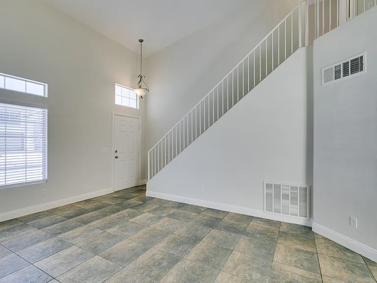 200 Luninborg St — Photo 30
