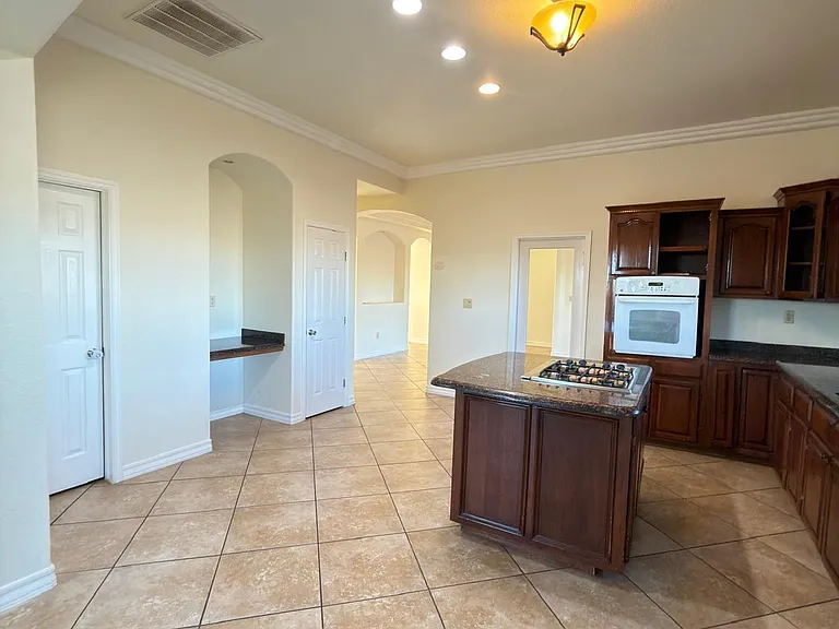 5466 Buffalo Creek Dr — Photo 17