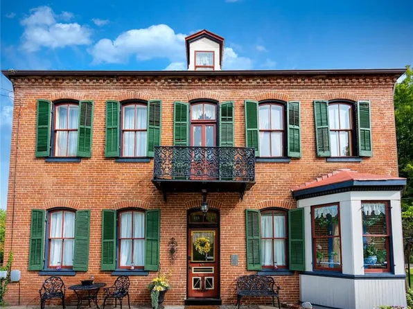 415 E 1st St, Hermann, MO 65041