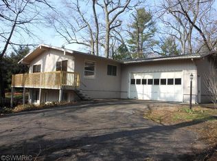 18019 N Fruitport Rd, Spring Lake, MI 49456