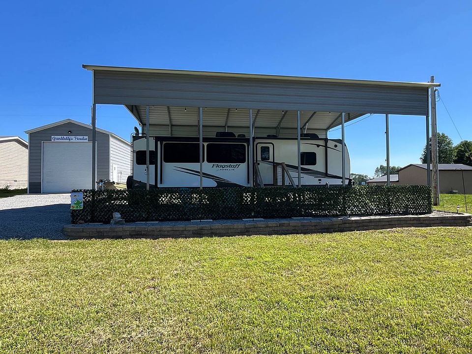 1st image of 105 Hideaway Ln