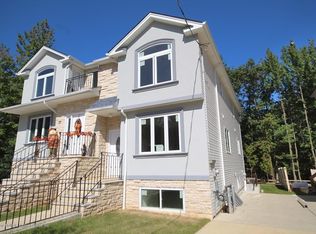 18 Apricot Ct, Staten Island, NY 10309