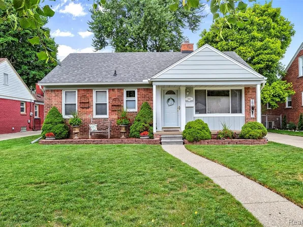1360 Venice St, Dearborn, MI 48124