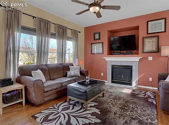 3rd image of 2212 Pinyon Jay Dr