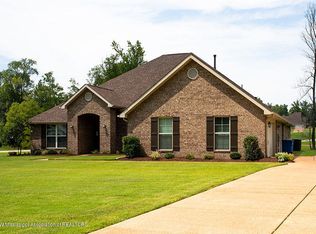 9534 Church Rd, Olive Branch, MS 38654