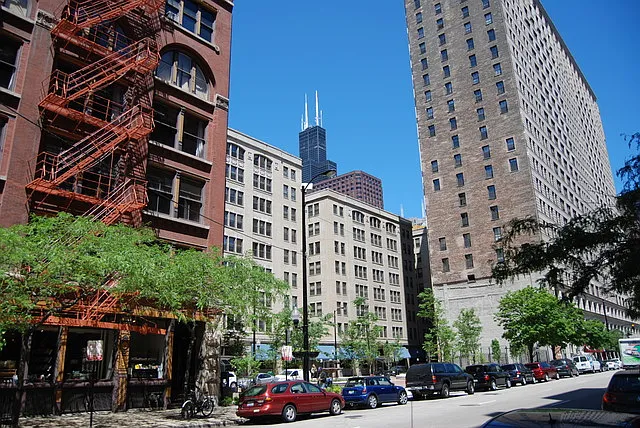 600 S Dearborn St #1303 — Photo 25