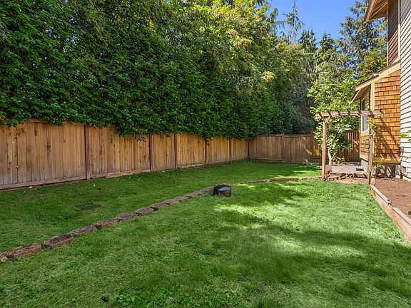 4th image of 11107 Woodinville Dr