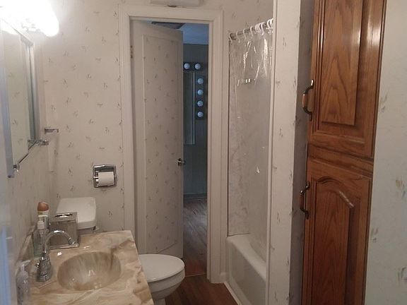 3rd image of 62 Maplewood Ave