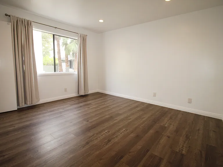 1832 Rockefeller Ln #8 — Photo 19