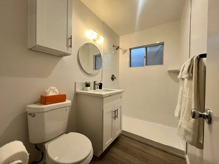 4006 Ingraham St #8 — Photo 3
