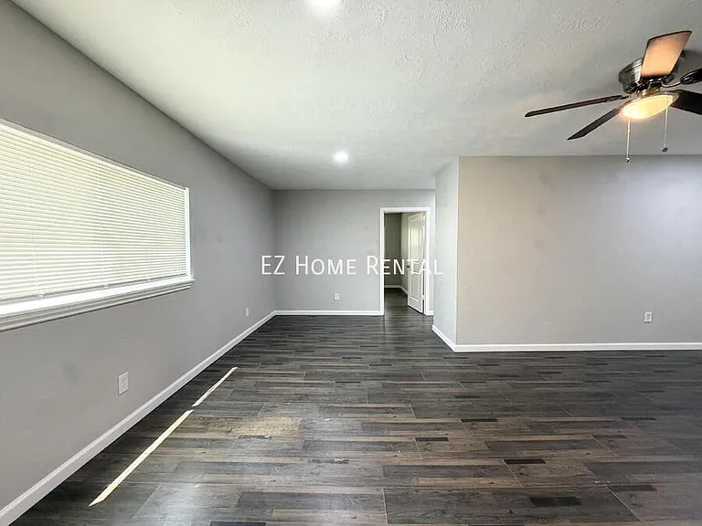 7515 Bayway Dr #3 — Photo 8