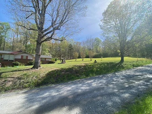 665 Lower Star Creek Rd — Photo 3