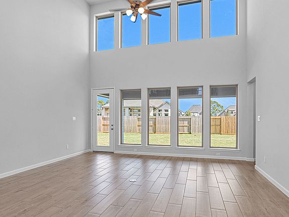 3rd image of 418 Sunlit Valley Cir