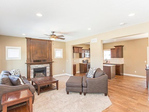 5th image of 512 SE 17th St