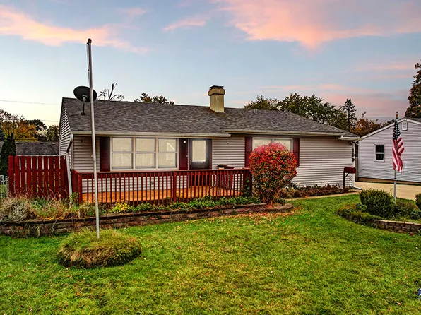 109 Madera Cir, Carpentersville, IL 60110