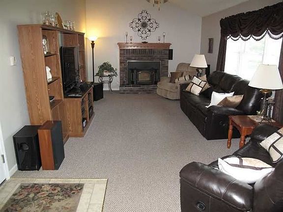 3rd image of 5 Homestead Cmns