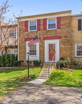 3rd image of 14833 Haymarket Ln