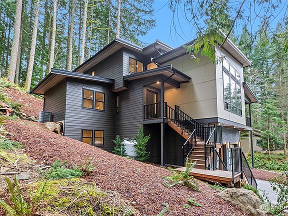 2nd image of 32 Bramble Way