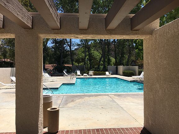 3rd image of 609 N Via Colinas