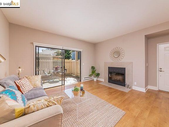 4th image of 135 Lakeshore Ct