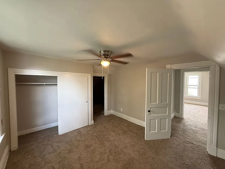 938 W Edwards St — Photo 23